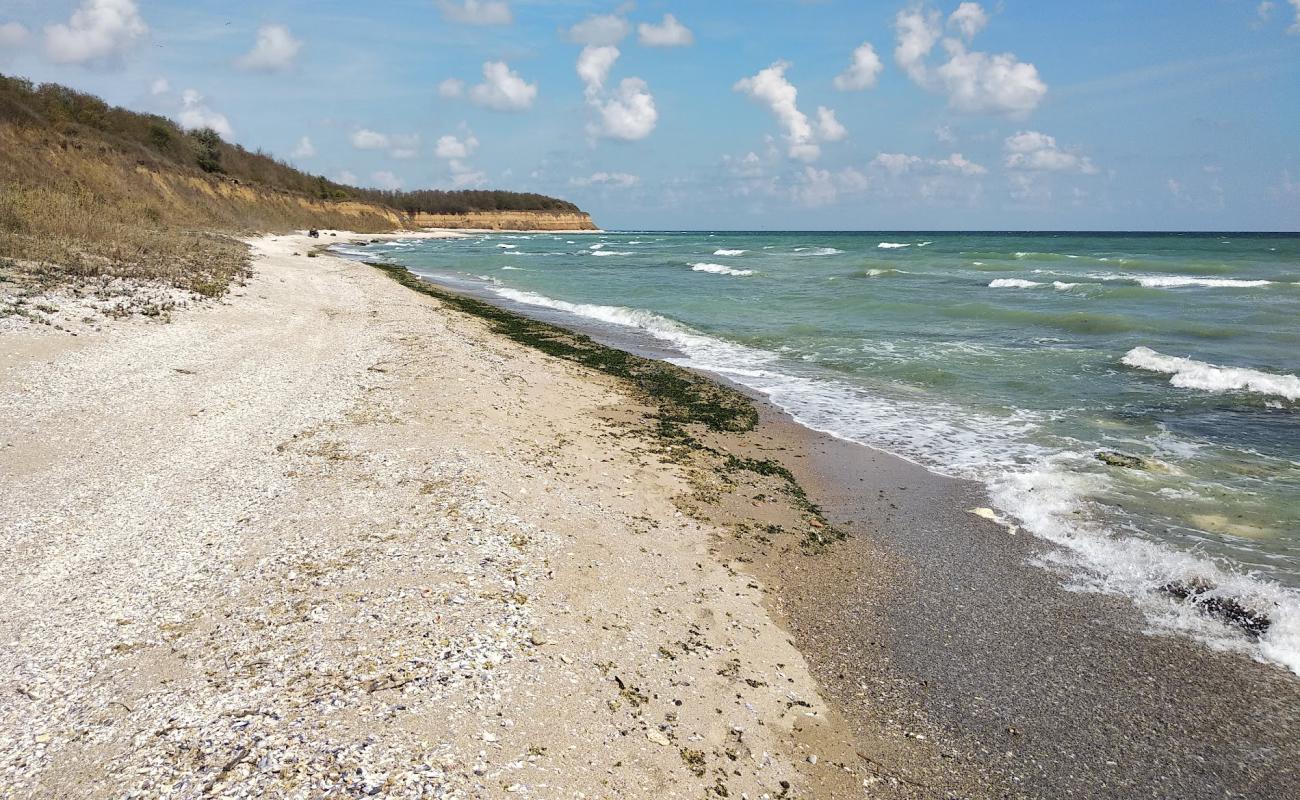 Photo de Durankulak beach avec sable coquillé beige de surface