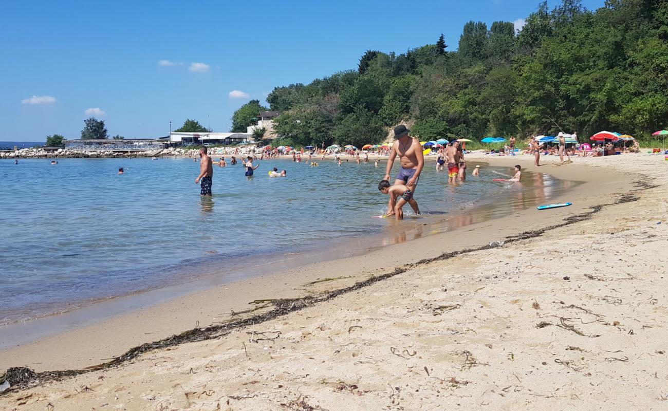 Photo de Trakata beach avec sable lumineux de surface