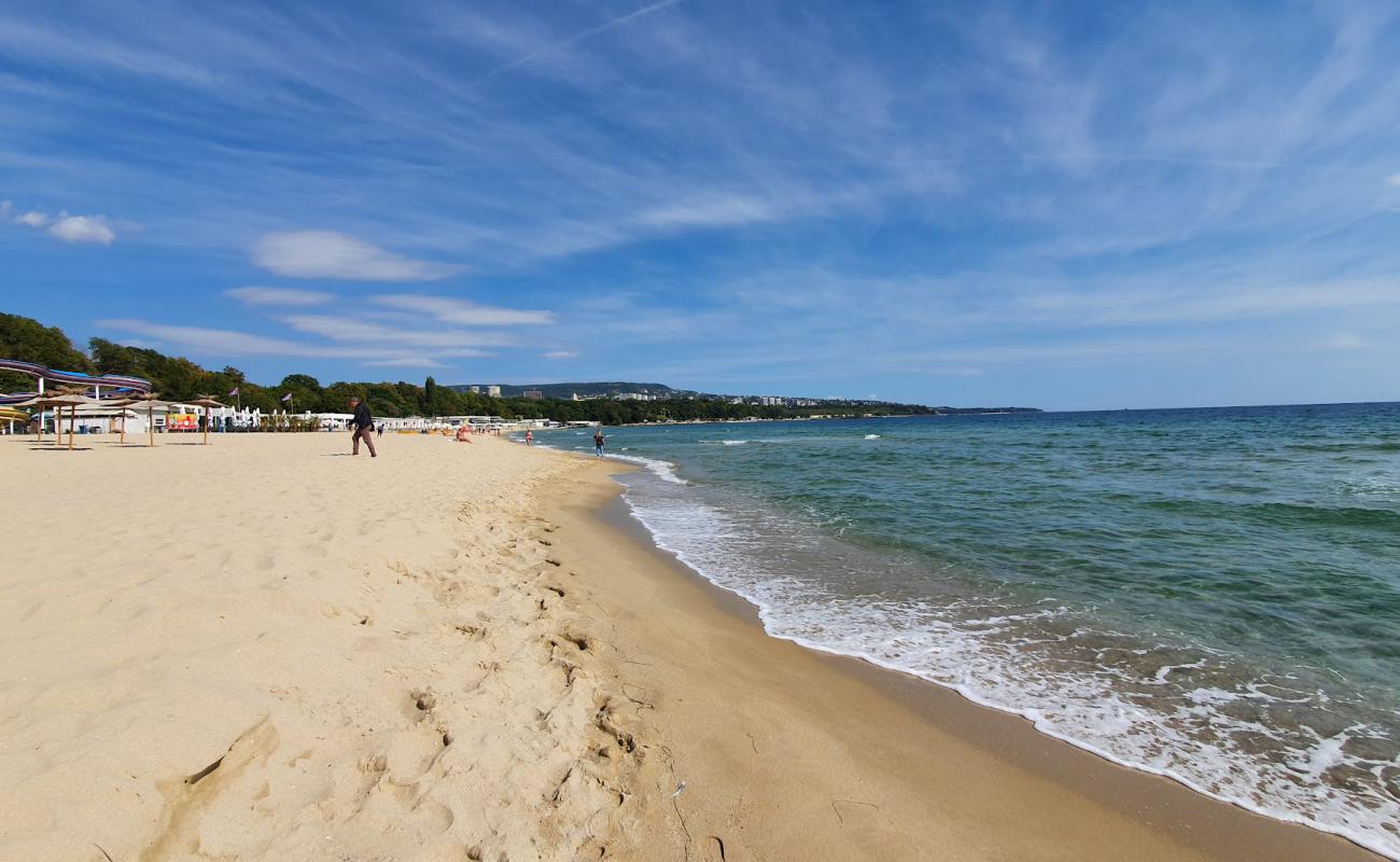 Photo de Varna beach avec sable blanc de surface