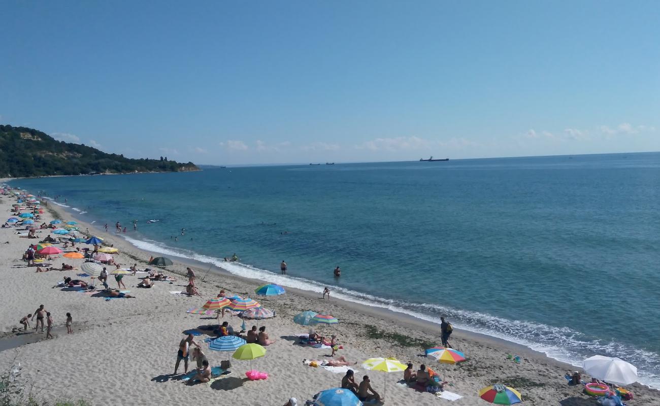 Photo de Plyazh Chernomorets avec sable blanc de surface