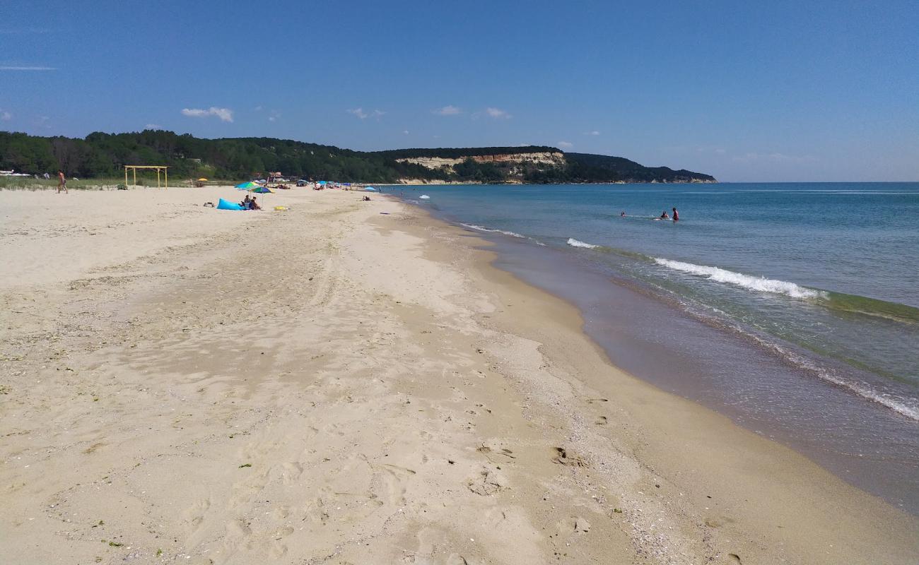 Photo de Kamchiya beach avec sable blanc de surface