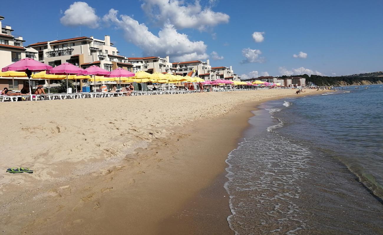 Photo de Plage du Nord d'Obzor avec sable lumineux de surface