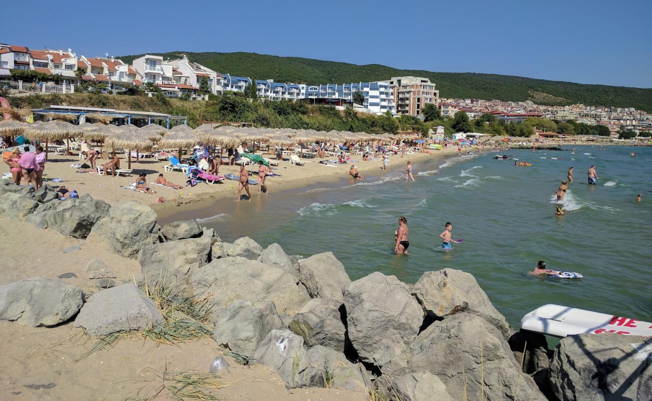 Photo de Sveti Vlas beach avec sable lumineux de surface