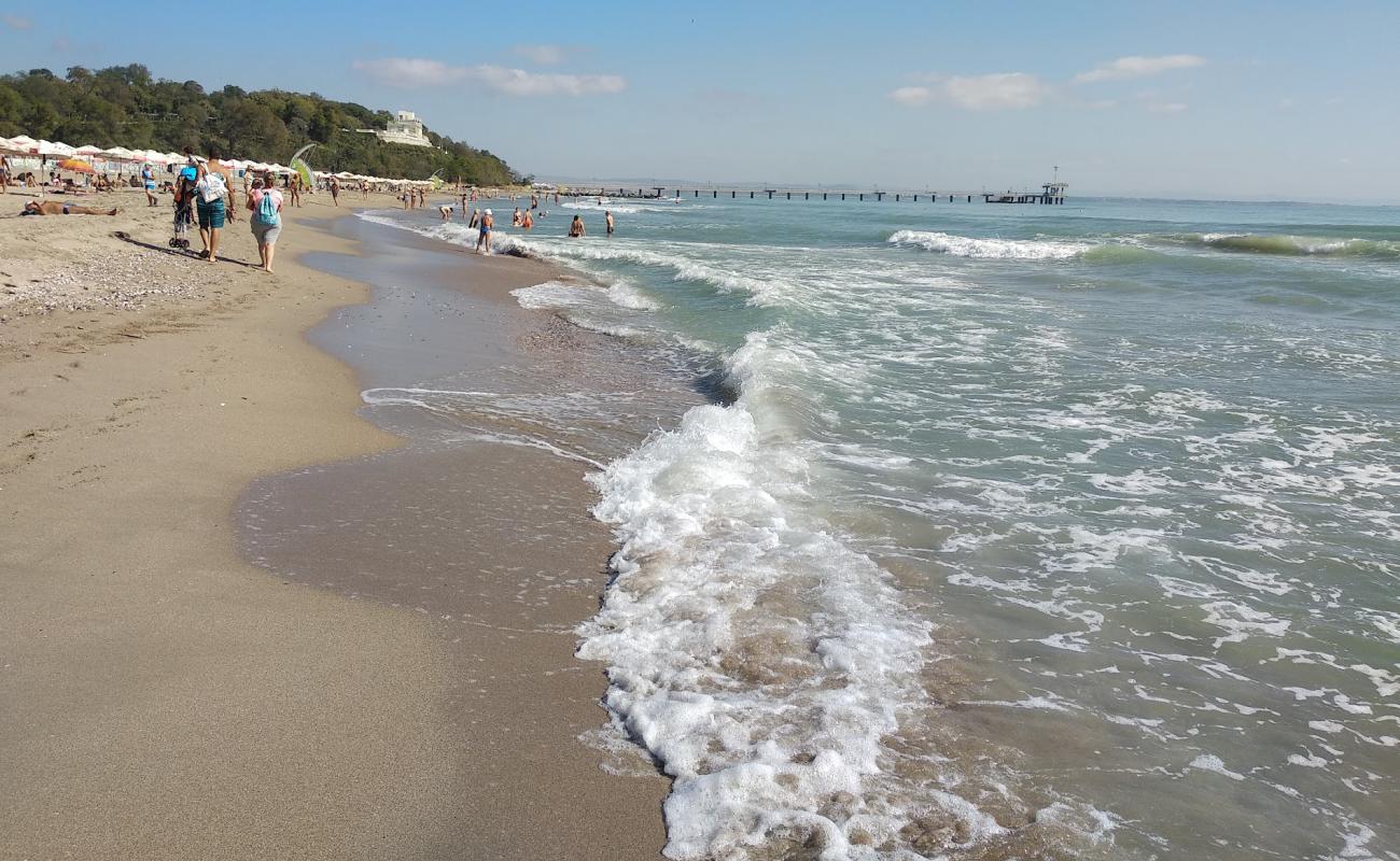 Photo de Burgas South avec sable lumineux de surface