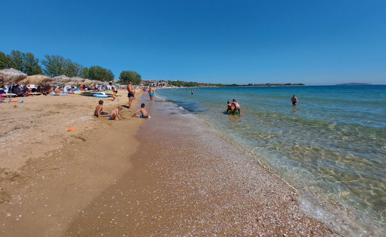 Photo de Zlatna ribka beach II avec sable lumineux de surface