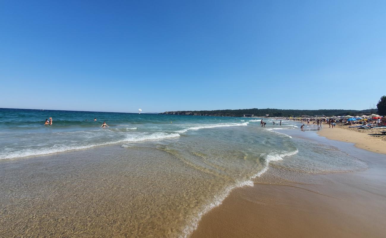 Photo de Plage de Kavatsite avec sable fin et lumineux de surface