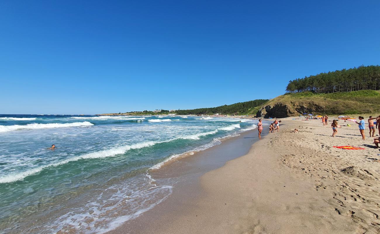 Photo de Ahtopol beach avec sable fin et lumineux de surface