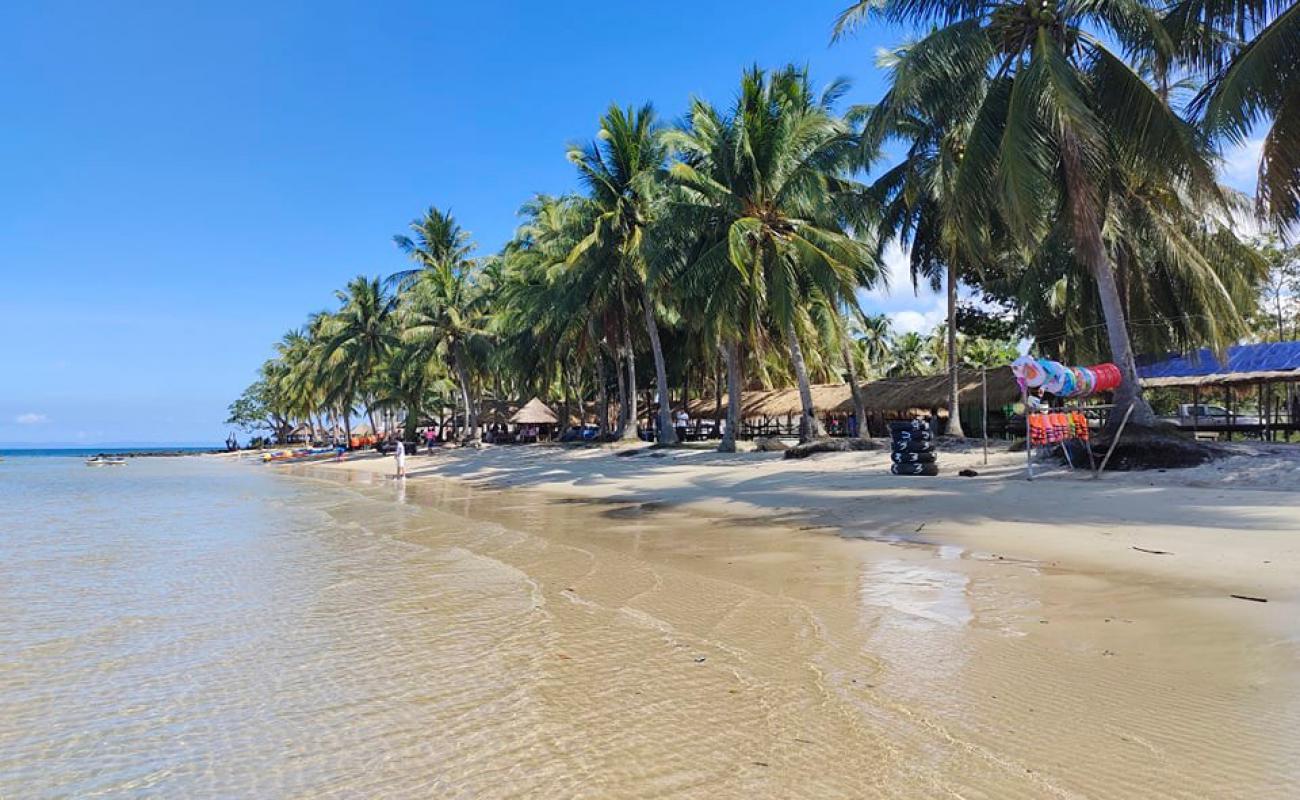 Photo de Fishing Beach avec sable lumineux de surface