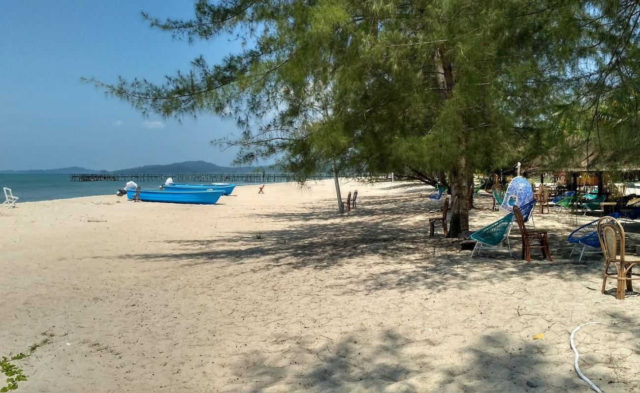 Photo de Koh Sampoch Beach avec sable beige de surface