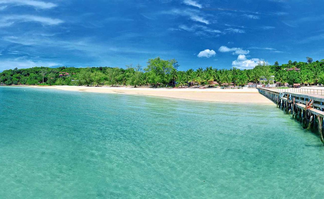 Photo de Coconut Beach avec sable fin blanc de surface