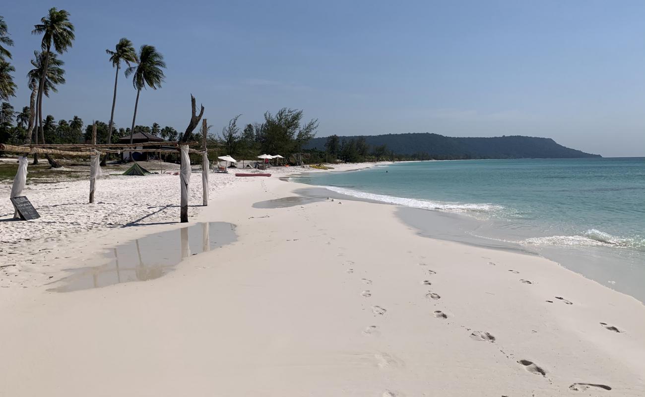 Photo de Royal Beach avec sable fin blanc de surface