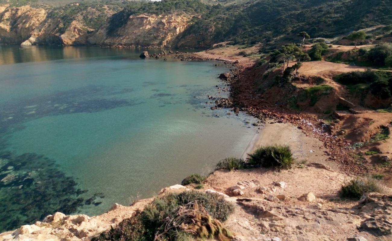 Photo de Mkhalled plage avec roches de surface