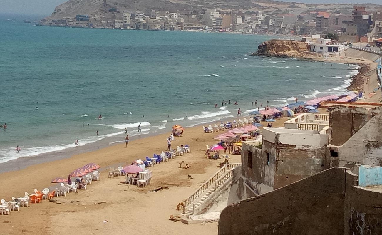 Photo de Plage Bomo avec sable beige de surface