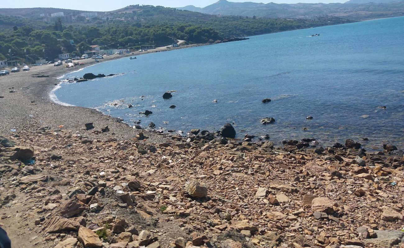 Photo de Plage de Beni Haoua avec roches de surface