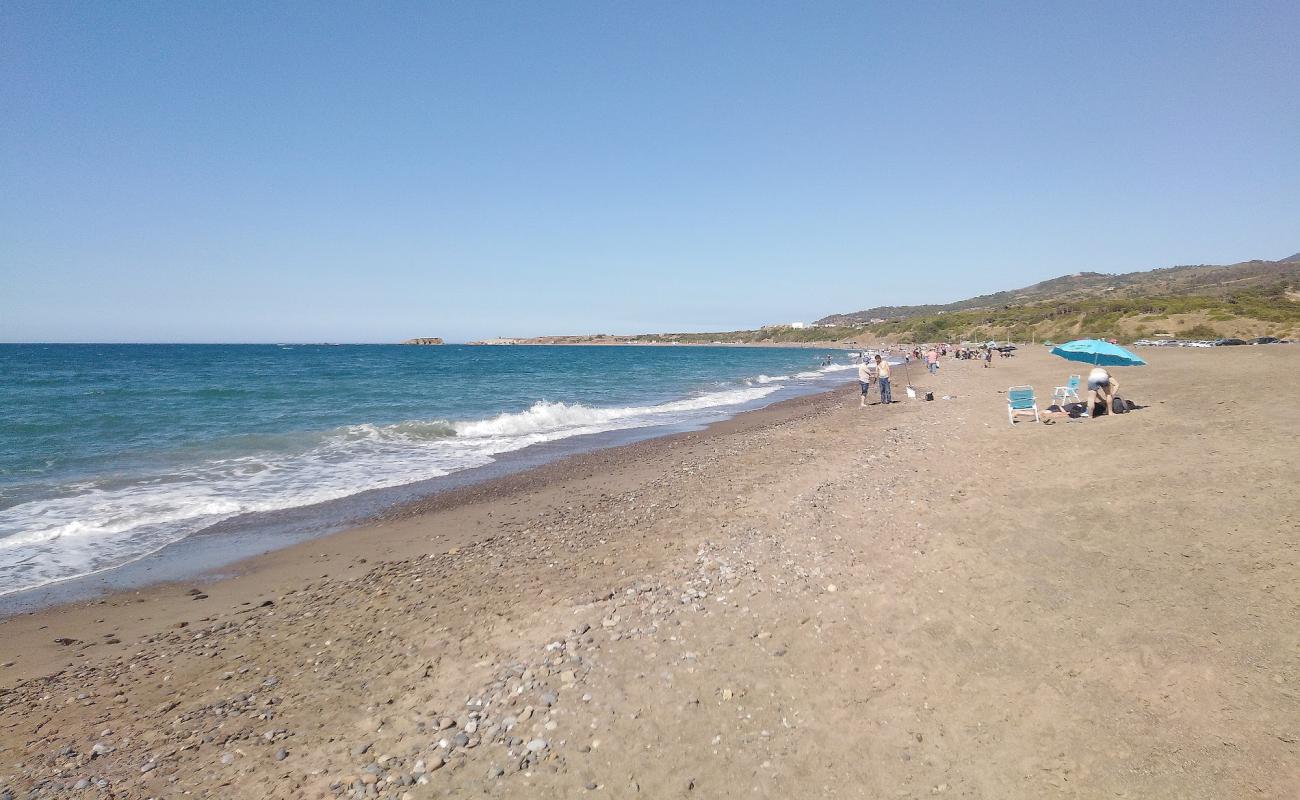 Photo de El Hamdania Beach avec sable beige & galets de surface