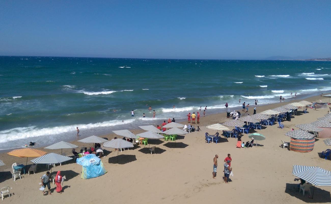Photo de Plage de Boumerdes avec sable beige de surface