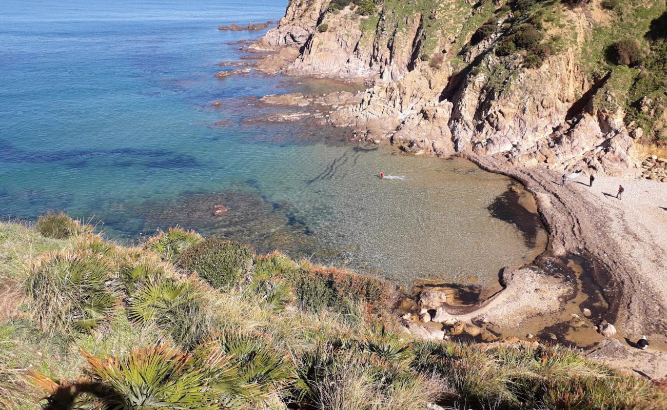 Photo de Les Calatines avec petits galets beige de surface