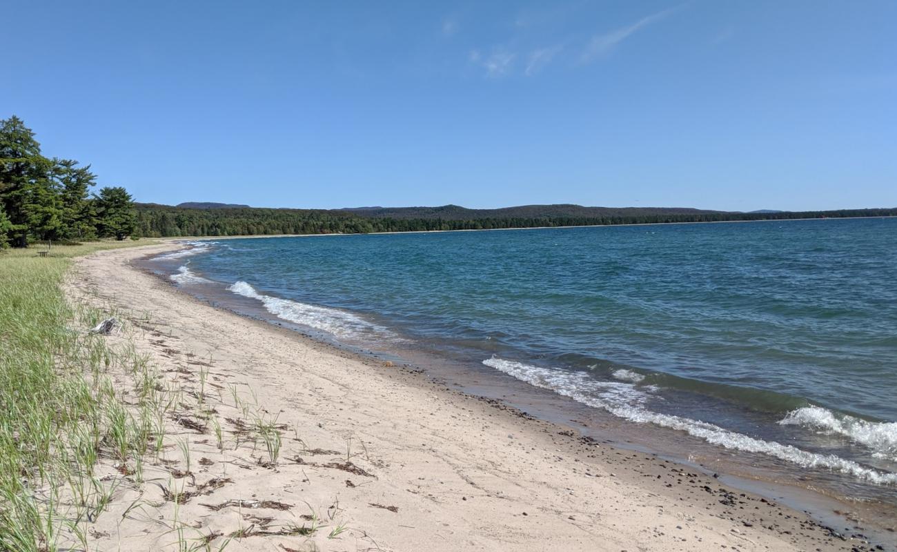 Photo de Pancake Bay avec sable lumineux de surface