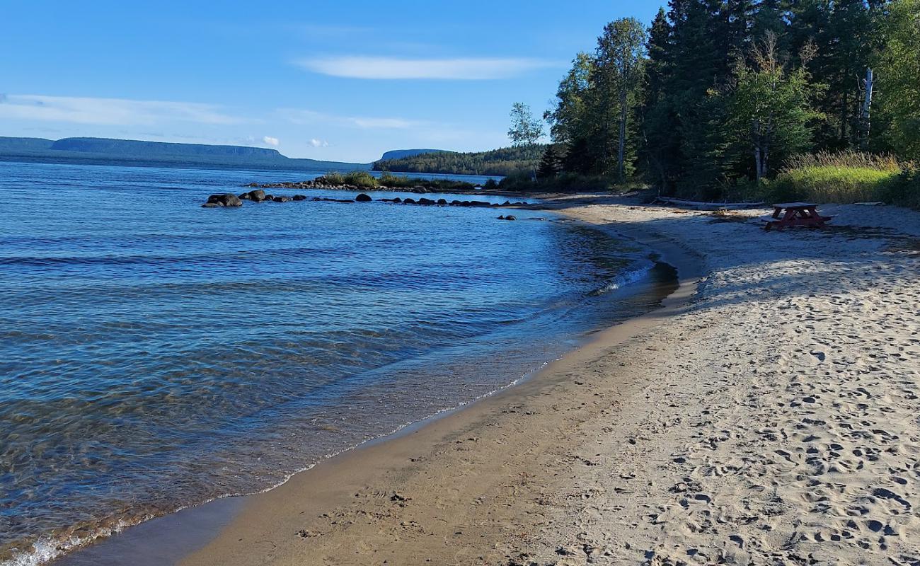 Photo de Thunder Bay beach avec sable lumineux de surface