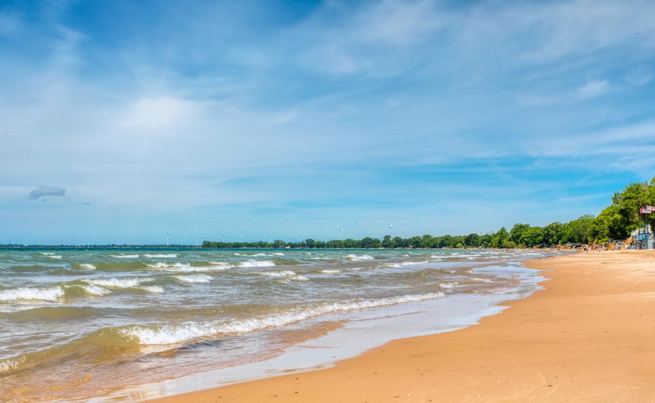 Photo de Long Beach Public Beach avec sable lumineux de surface