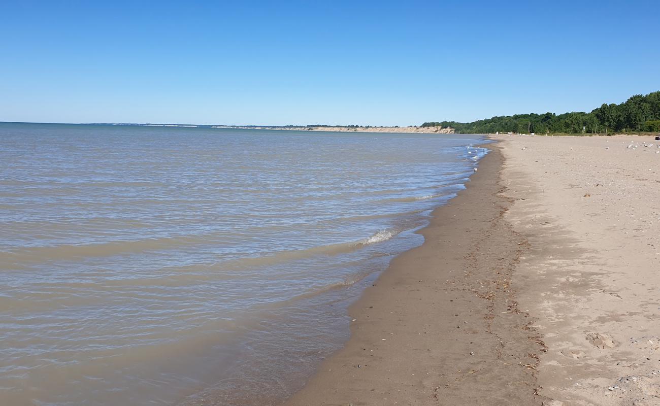 Photo de Port Stanley Main Beach avec sable lumineux de surface