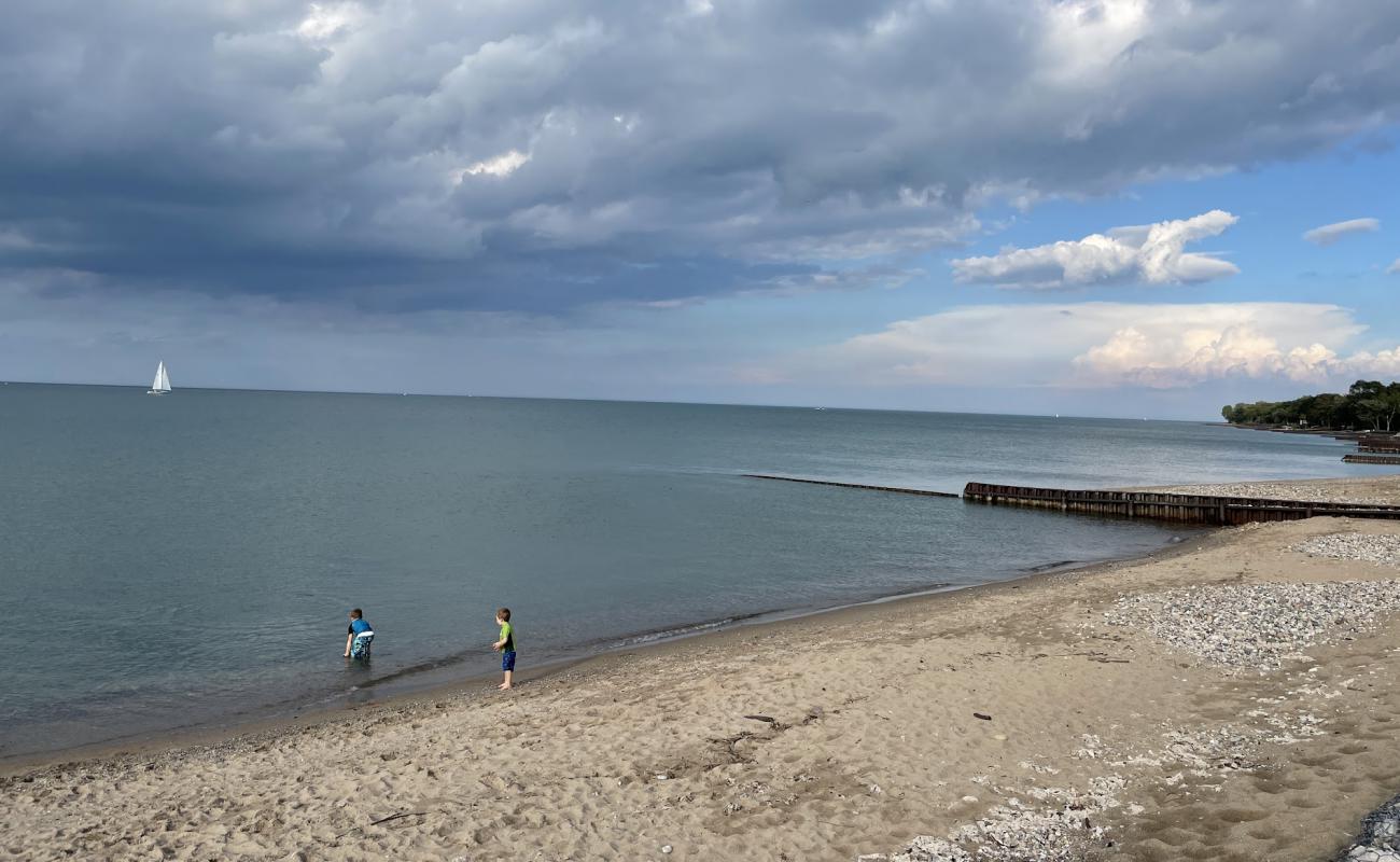 Photo de Canatara Beach avec sable lumineux de surface