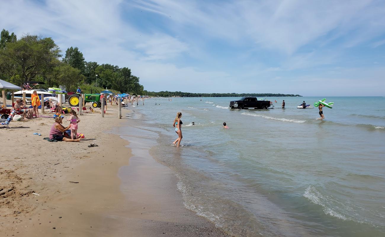 Photo de Ipperwash Beach avec sable lumineux de surface