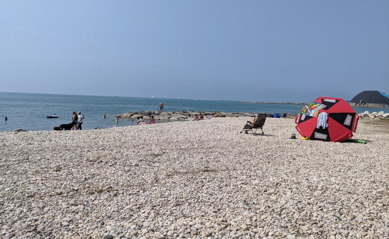 Photo de Goderich Main Beach avec galets beige de surface