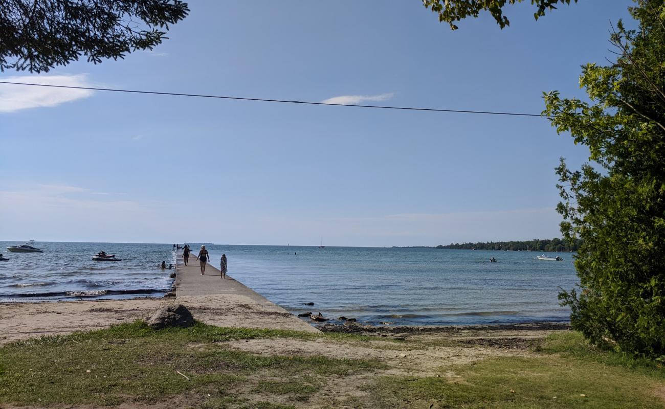 Photo de Red Bay Beach avec sable lumineux de surface