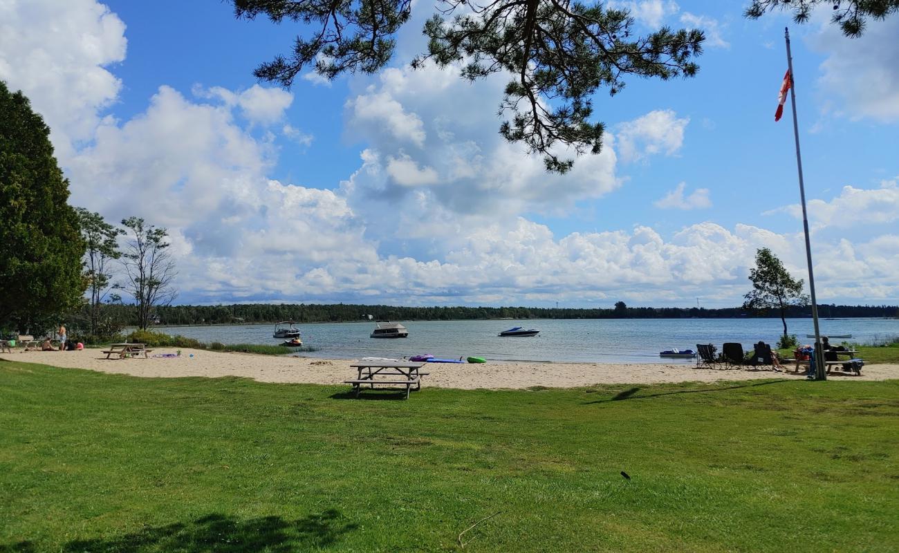Photo de Howdenvale Beach avec herbe de surface