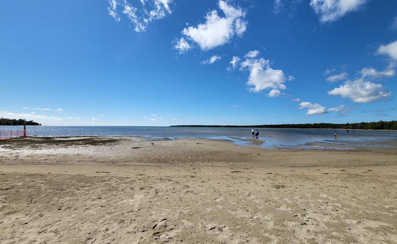 Photo de Singing Sands avec sable beige de surface