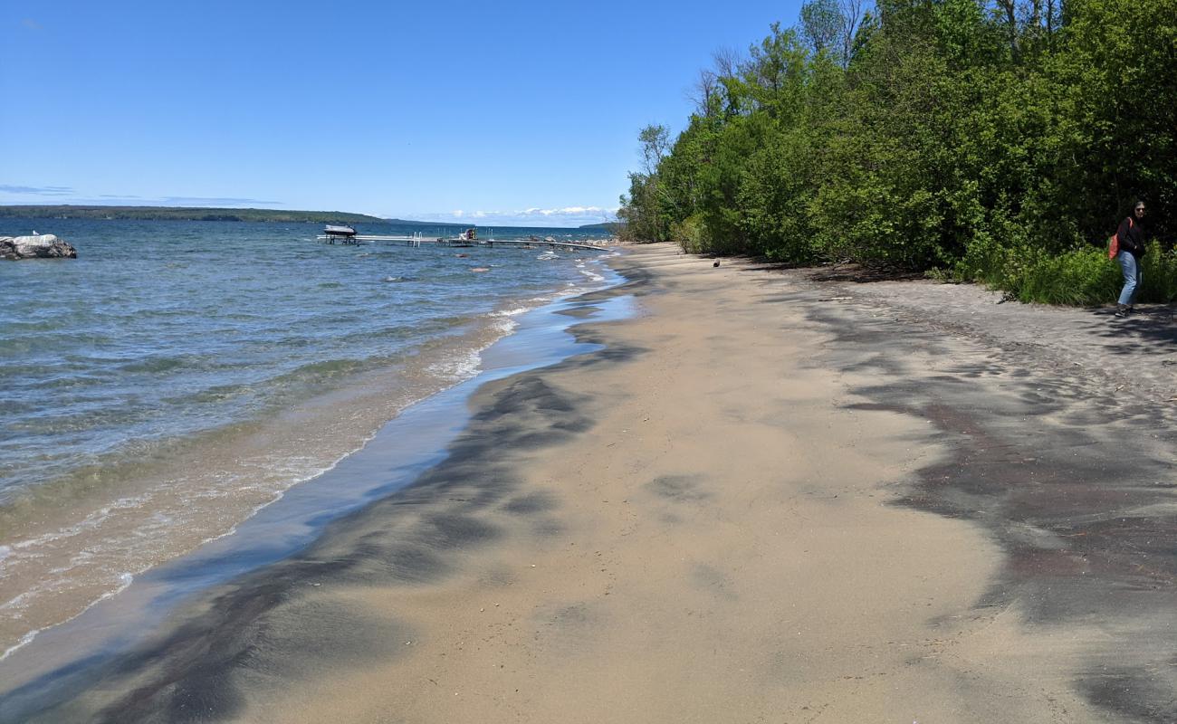 Photo de Eagle Cove avec sable lumineux de surface