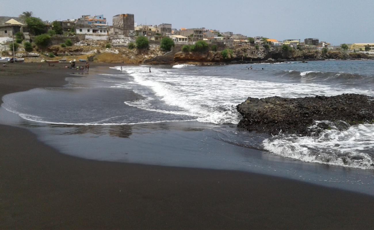 Photo de Praia Clarinha avec sable noir de surface