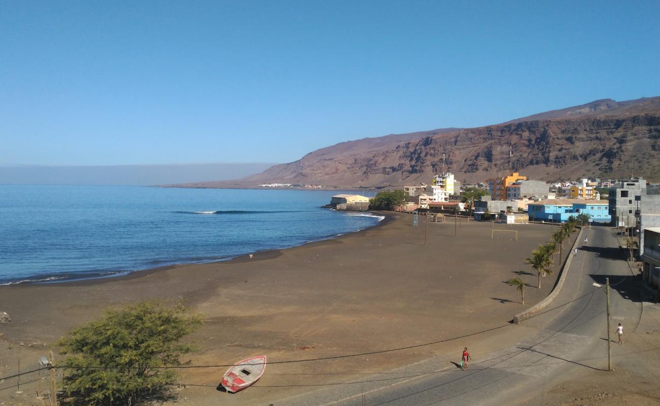 Photo de Praia Tedja avec sable brun de surface