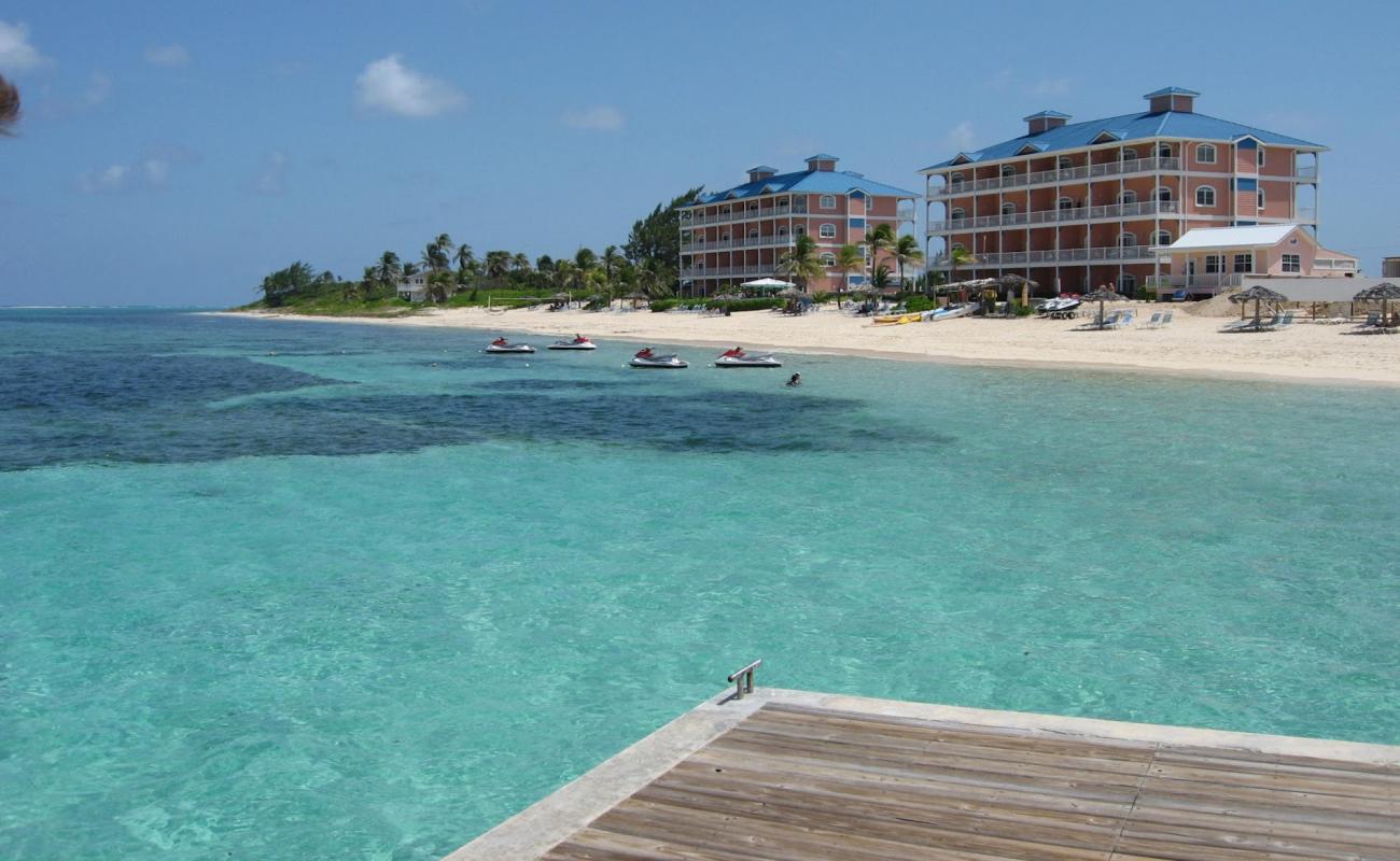 Photo de Tortuga beach avec sable fin et lumineux de surface