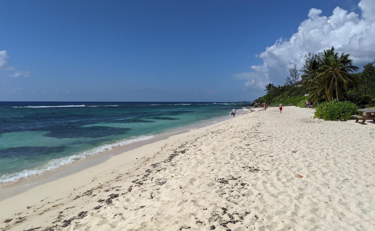 Photo de Plage de Spotts avec sable fin et lumineux de surface