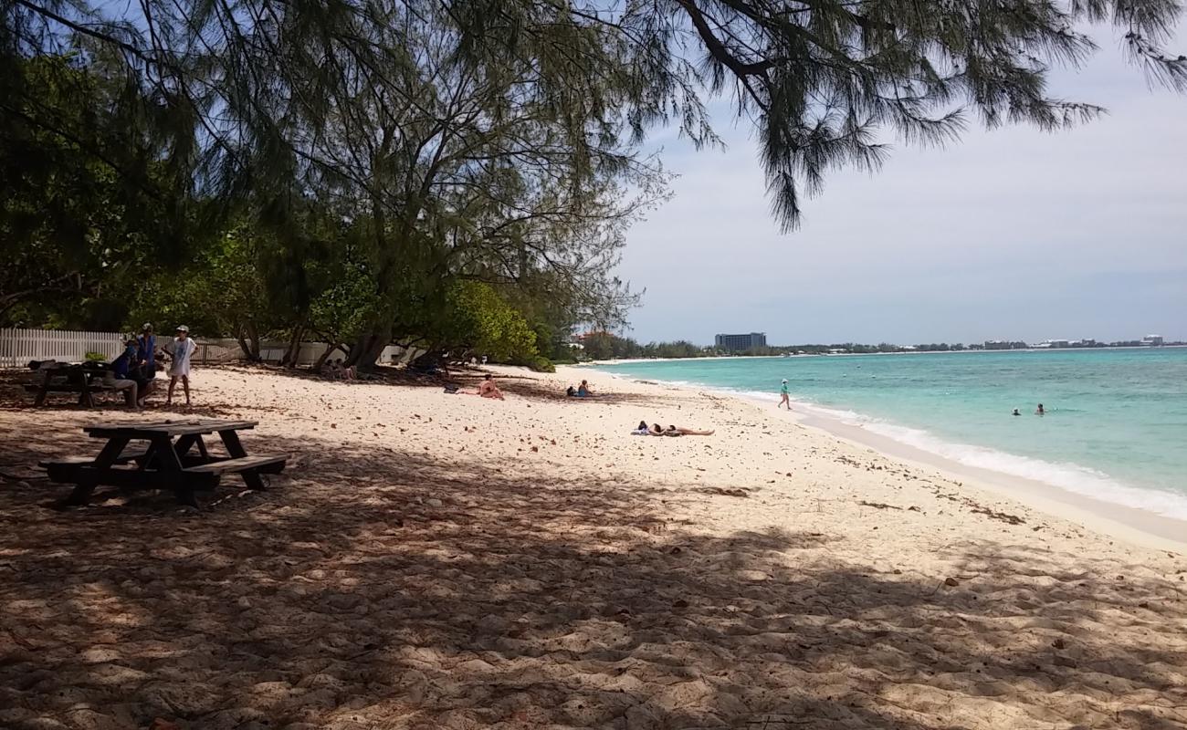 Photo de Cemetery beach avec sable fin et lumineux de surface