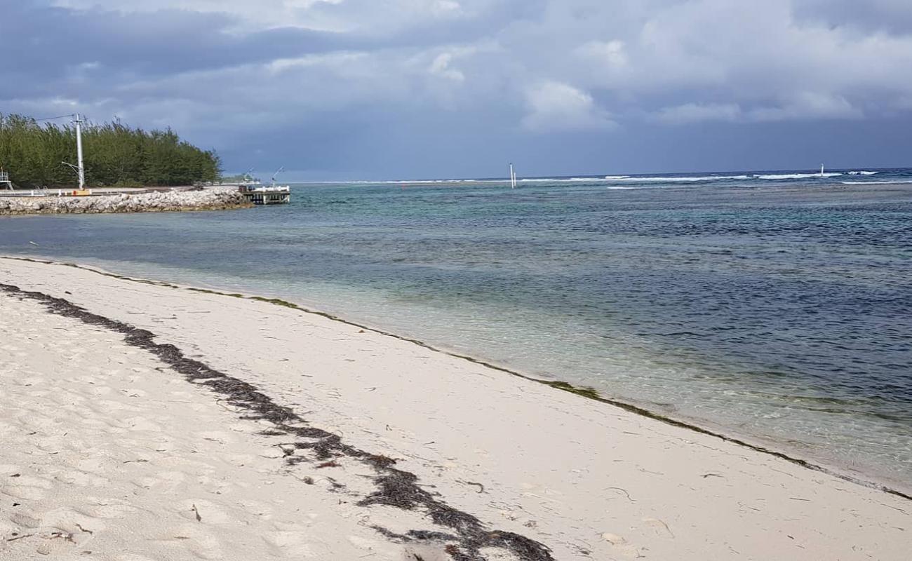 Photo de Cayman Brac beach avec sable lumineux de surface