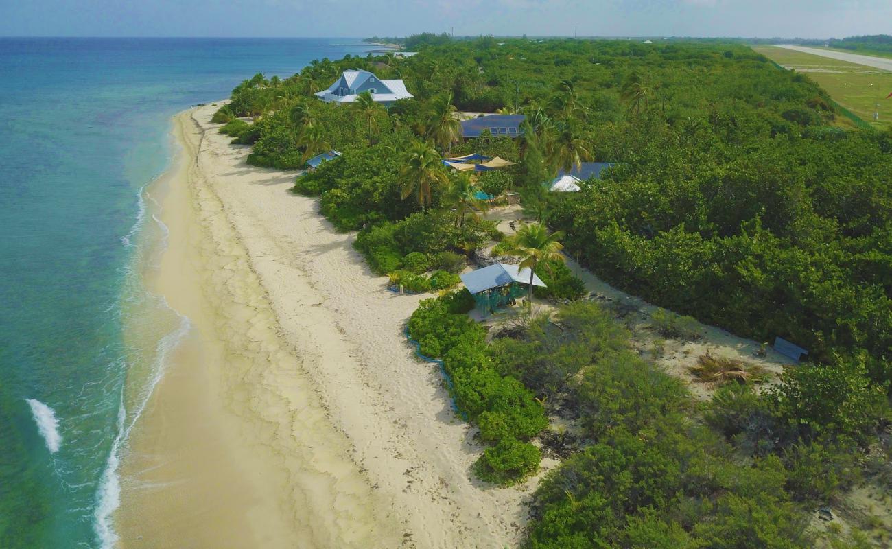 Photo de Secluded Sunsets beach avec sable gris de surface