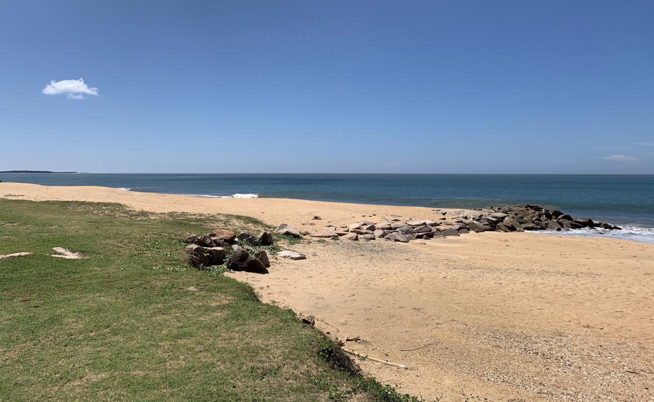 Photo de Karukapone Beach avec sable lumineux de surface