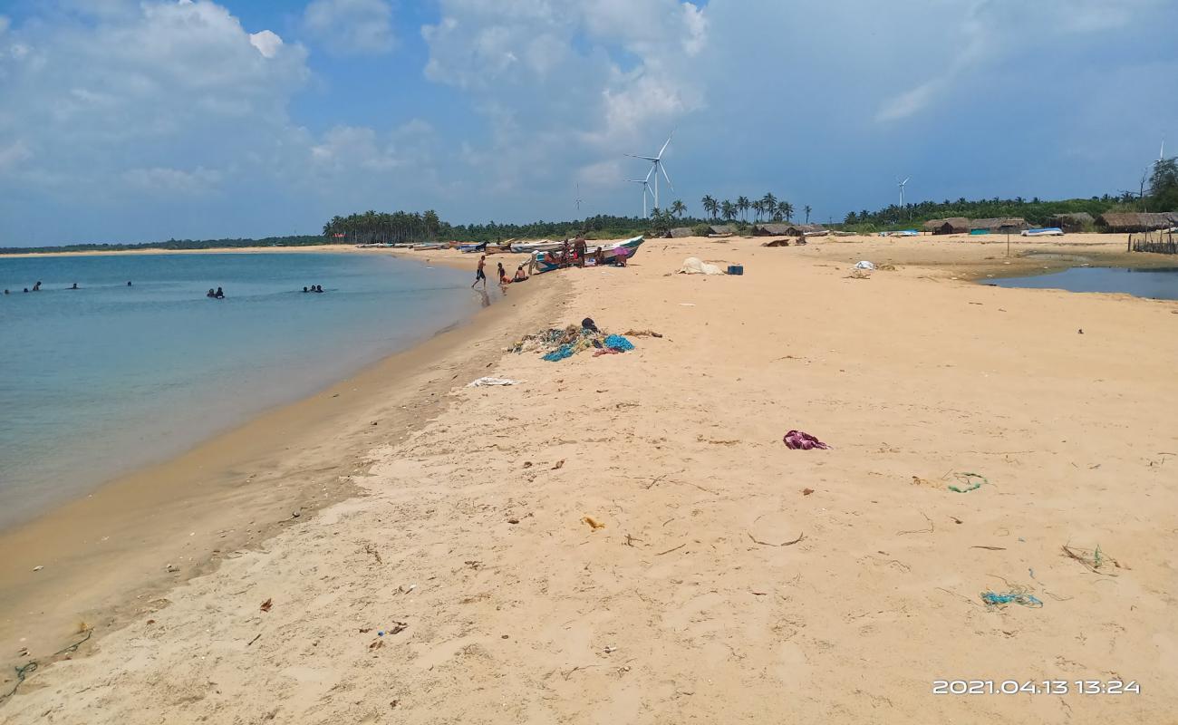 Photo de Kudawa Beach avec sable lumineux de surface