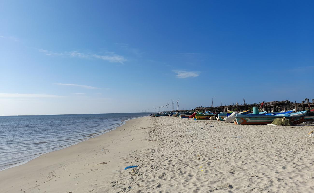 Photo de Thalvupadu Beach avec sable lumineux de surface