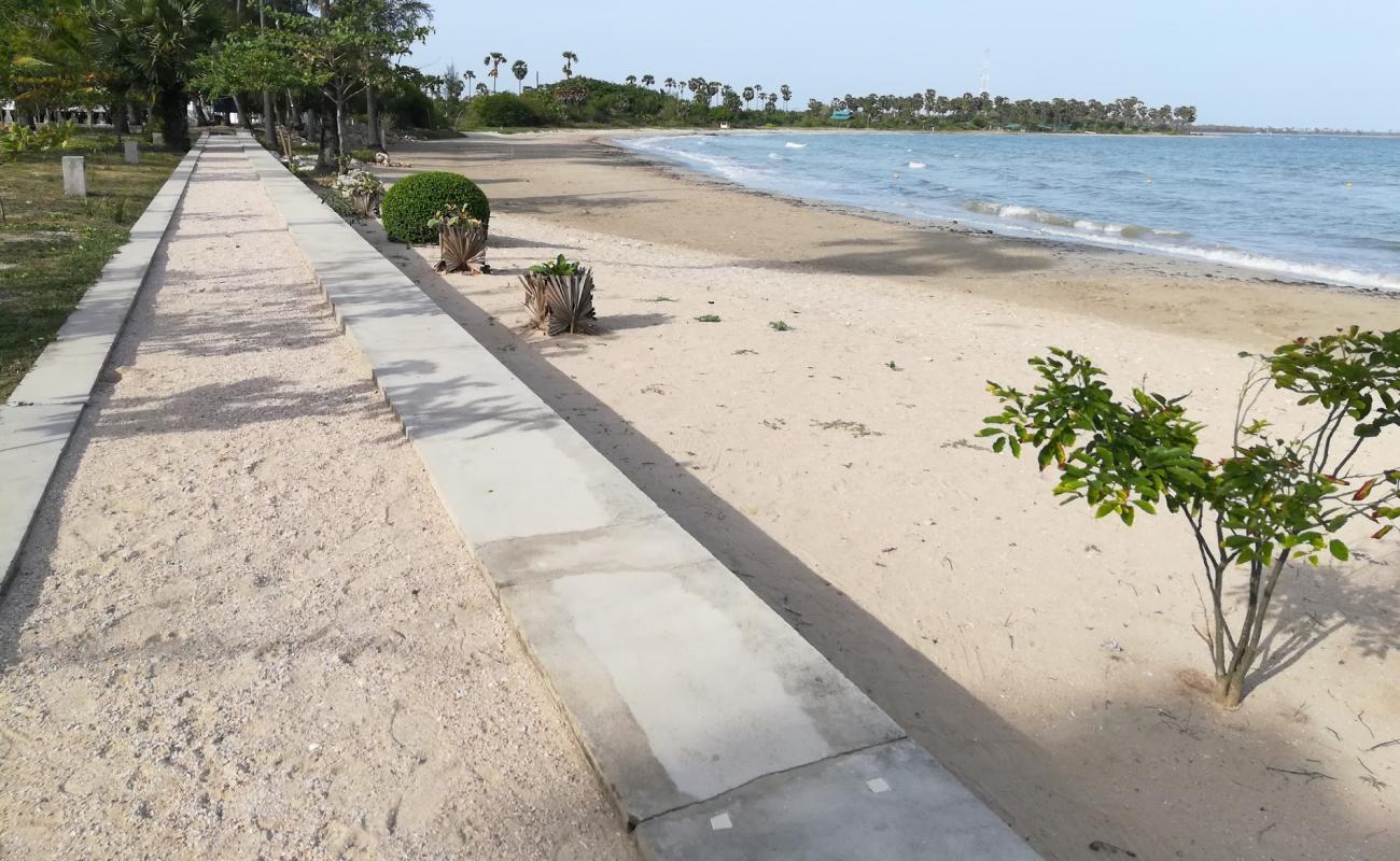 Photo de Jampukolapattinam Beach avec sable lumineux de surface