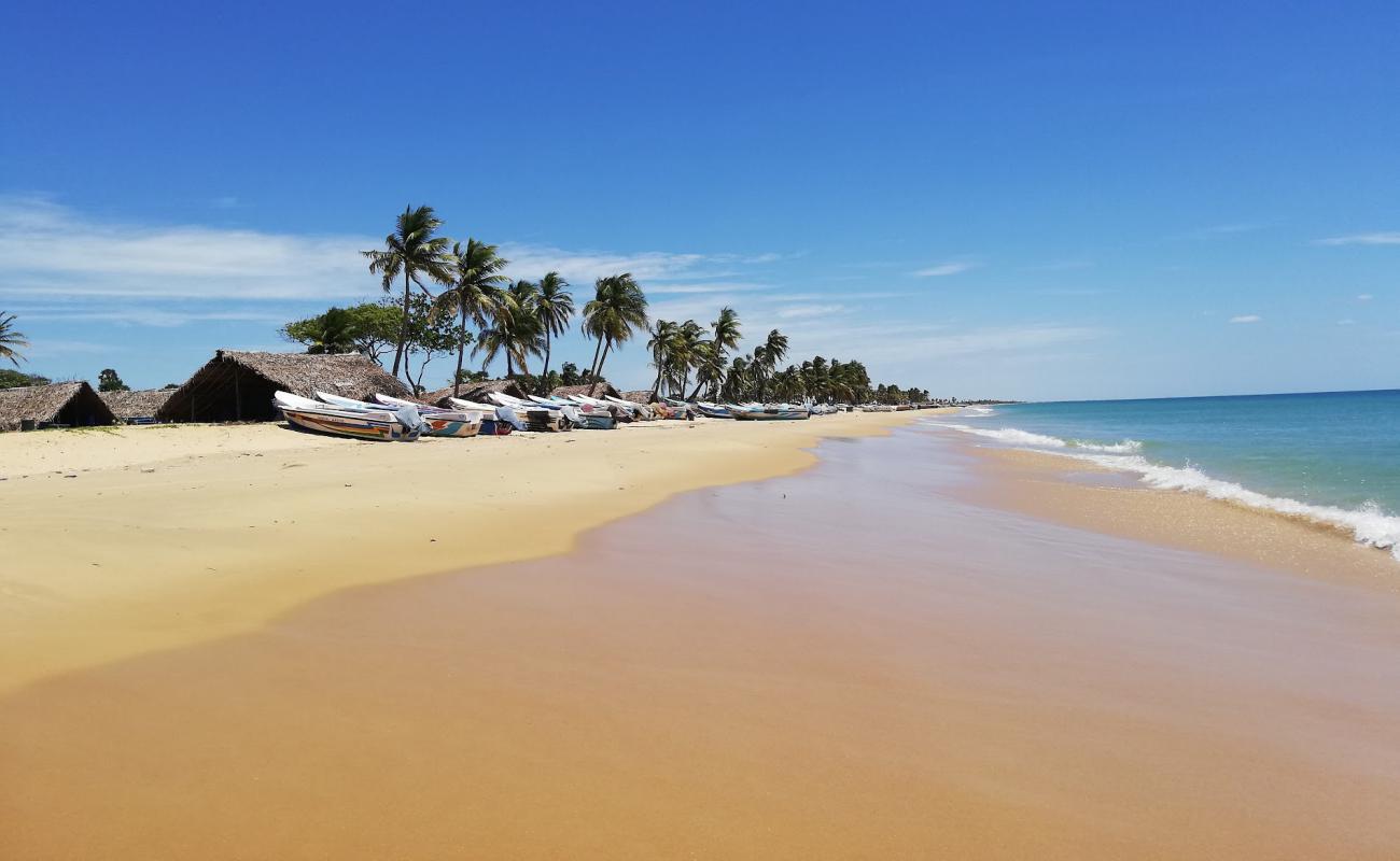 Photo de Thaalayadi Beach avec sable beige de surface