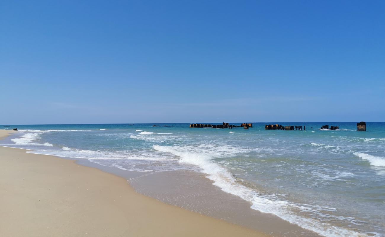 Photo de Karaiyamullivaikkal Beach avec sable beige de surface