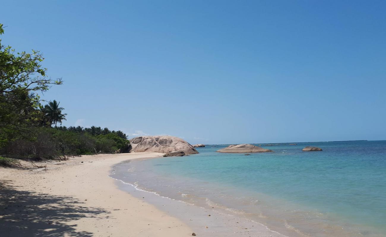 Photo de Passikuda beach avec sable beige de surface