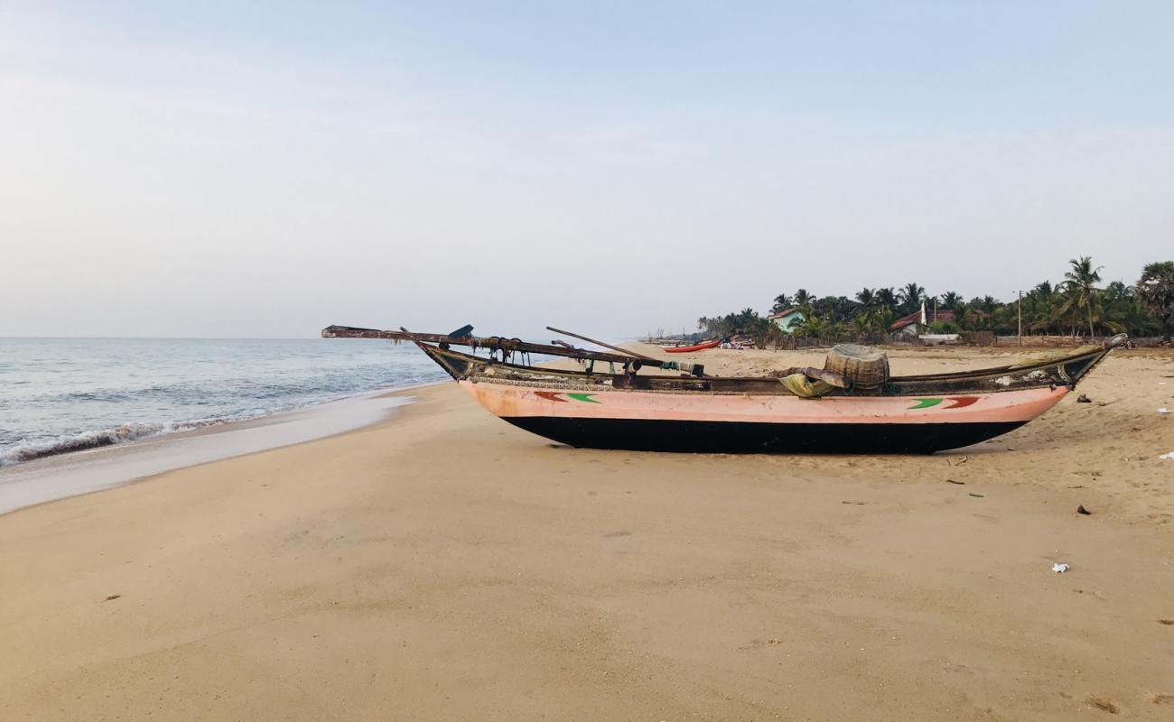 Photo de Rahumaniyabath Beach avec sable lumineux de surface