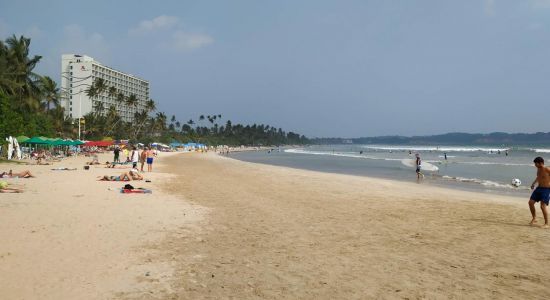 Plage de la baie de Weligama