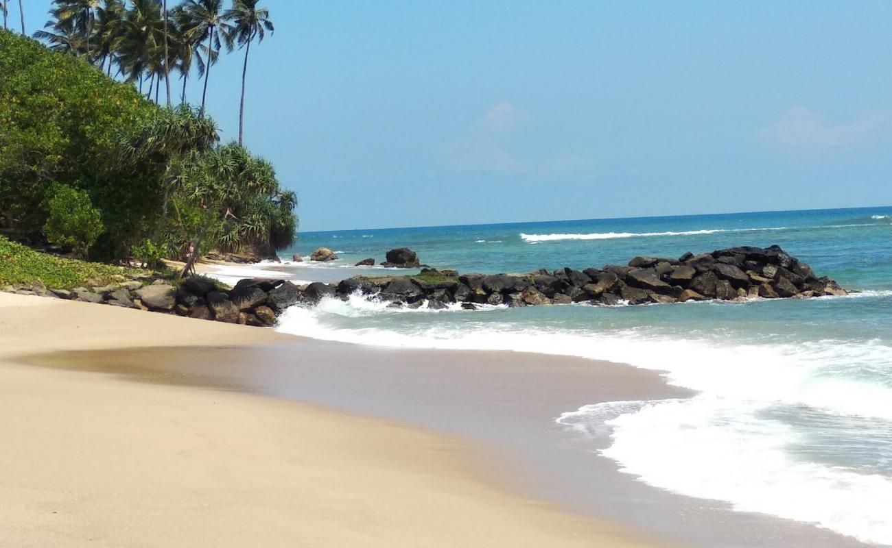 Photo de Secret Jungle Beach avec sable lumineux de surface