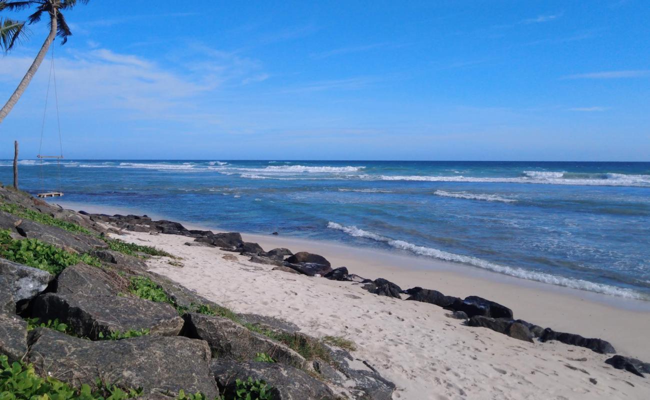 Photo de Dommannegoda Beach avec sable fin et lumineux de surface